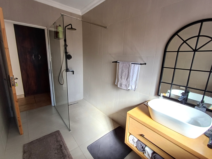 4 Bedroom Property for Sale in Vanes Estate Eastern Cape